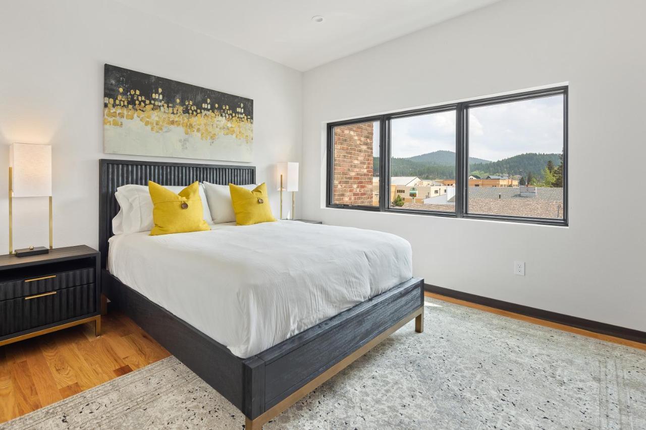 Mcgregor & Main - Luxury Lofts Hill City