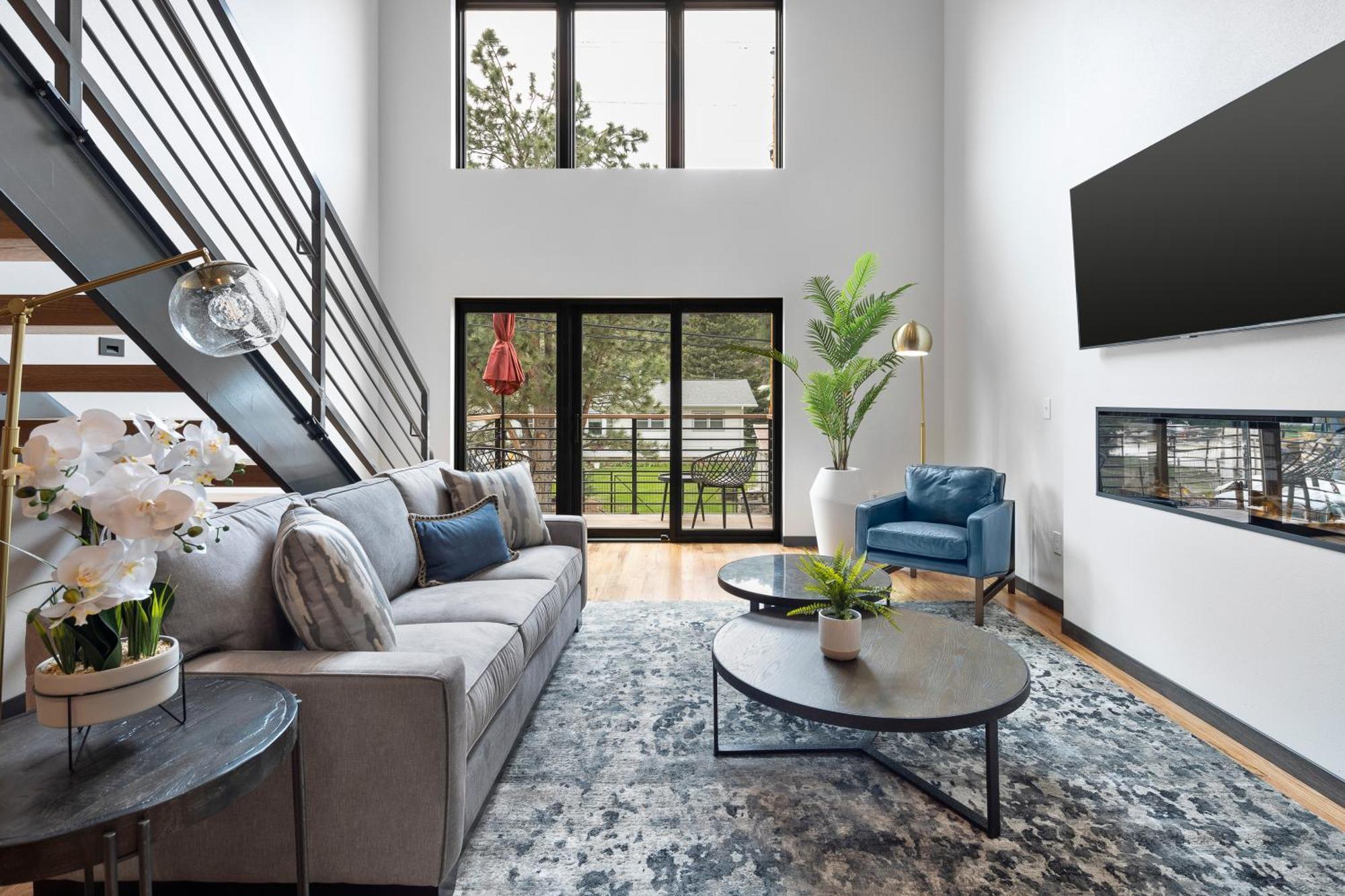 Mcgregor & Main - Luxury Lofts Hill City