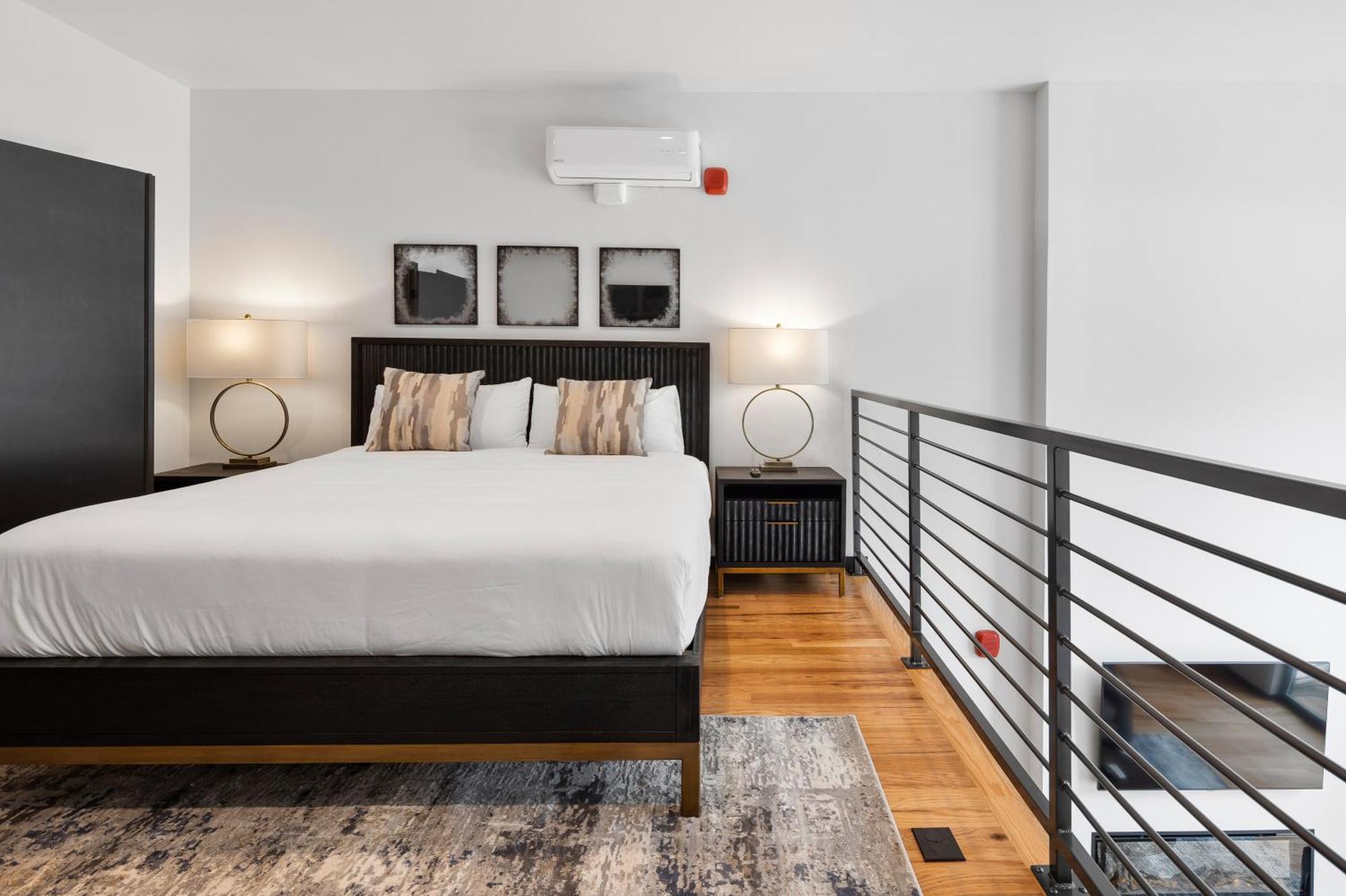 Mcgregor & Main - Luxury Lofts Hill City