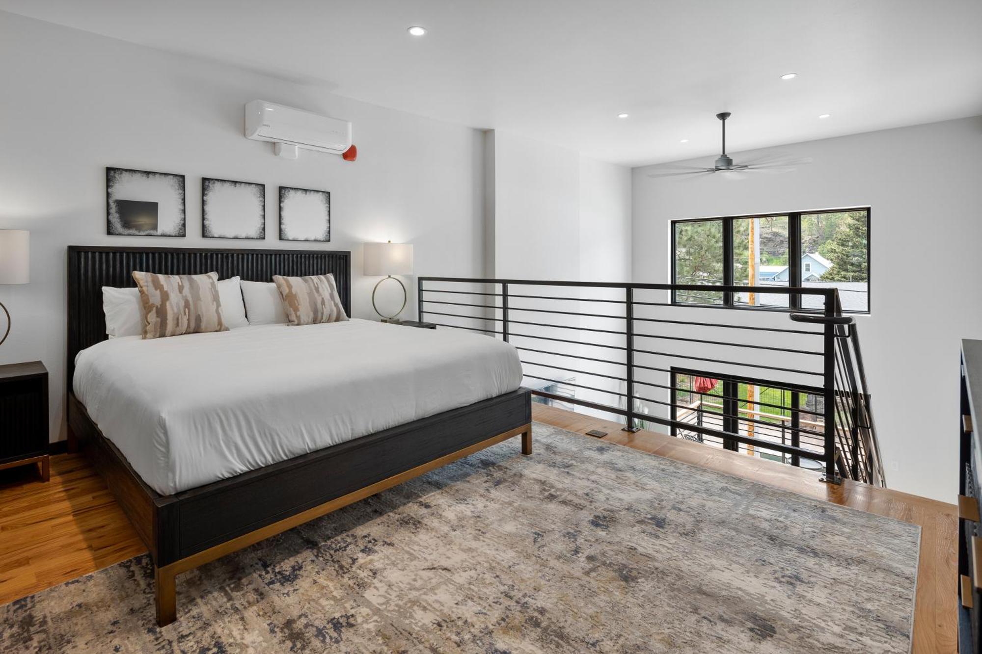 Mcgregor & Main - Luxury Lofts Hill City